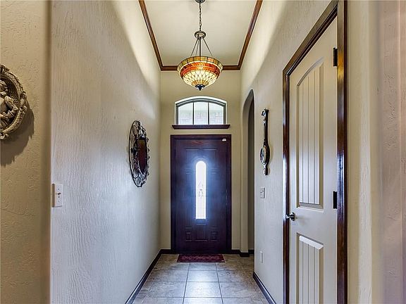 3rd image of 14613 Broadway Cir