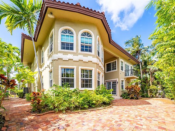 3rd image of 4501 N Bay Rd