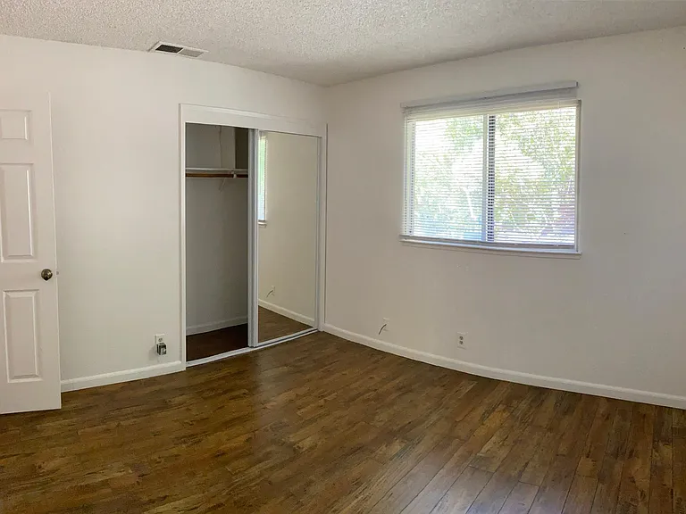 8345 Berg St — Photo 20