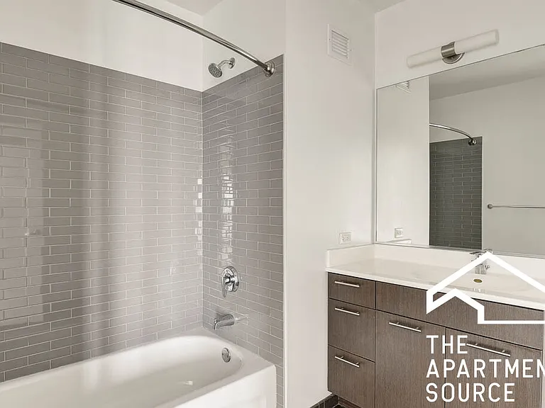 637 Wells 1bed 1bath — Photo 19