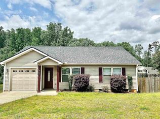 910 Slow Creek Ct, Boiling Springs, SC 29316