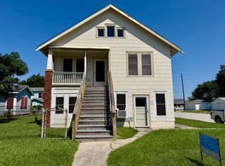 5202 Avenue O, Galveston, TX 77551