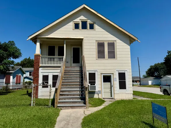 5202 Avenue O, Galveston, TX 77551