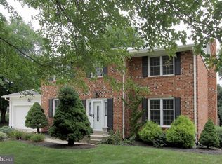 4771 Farndon Ct, Fairfax, VA 22032