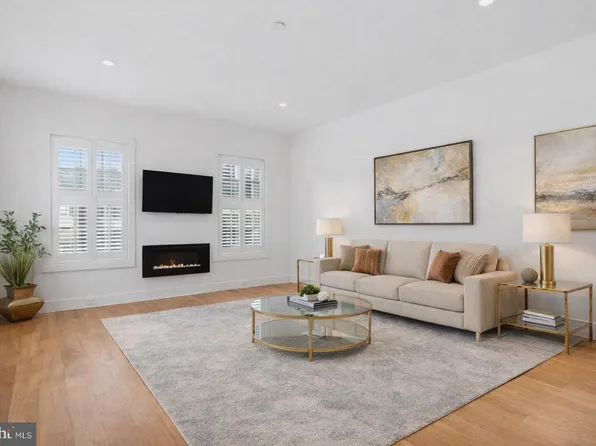 18 Mechanic St #6, New Hope, PA 18938