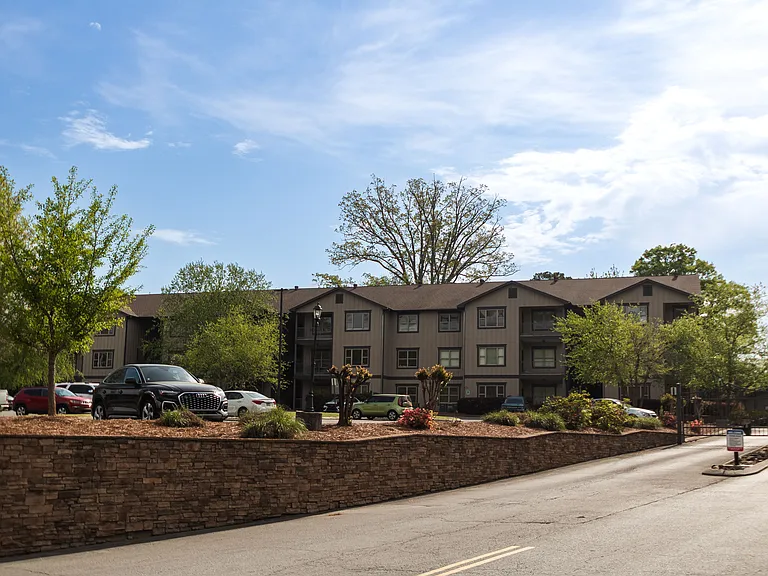 Hayden Place Apartments — Photo 12