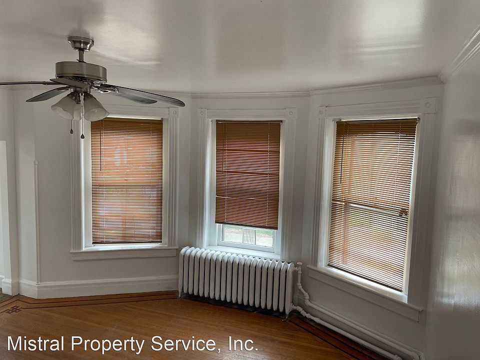 1st image of 69 Grand St APT 3