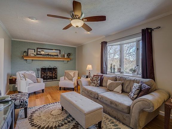 5th image of 3036 Poinsettia Ct