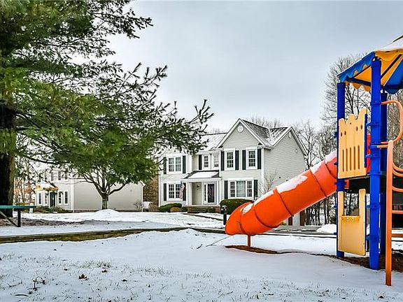 2nd image of 201 Autumn Hill Dr