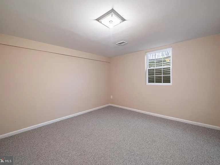 1103 Burwick Dr — Photo 17