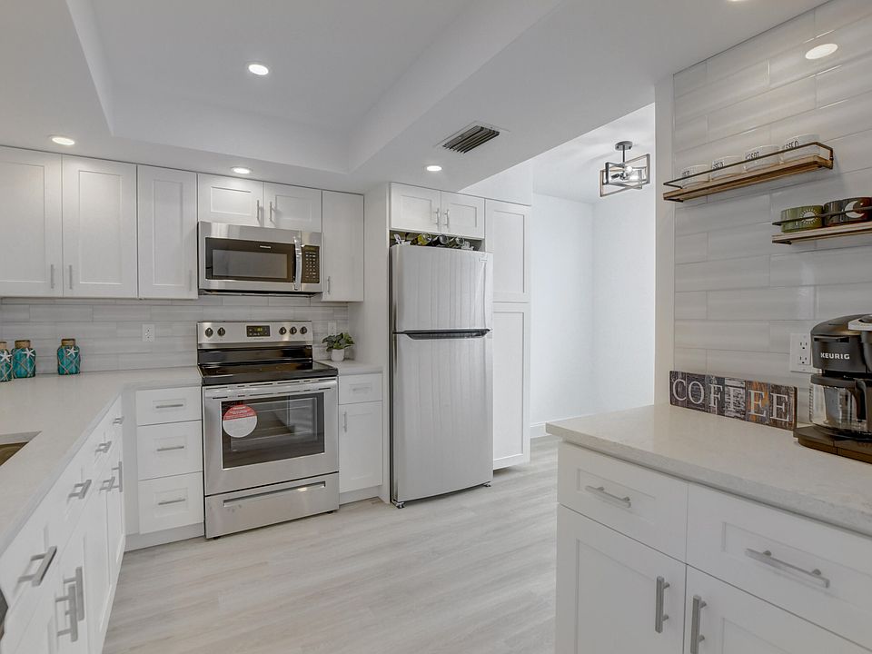 1st image of 9 Willowbrook Lane #106