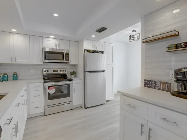 9 Willowbrook Lane #106, Delray Beach, FL 33446
