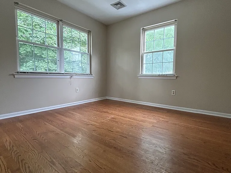 235 Red Oak Ln #235 — Photo 11