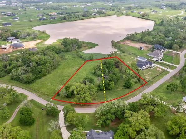 21610 Chenango Lake Dr, Angleton, TX 77515