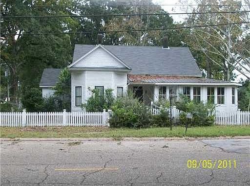 2nd image of 114 Mulberry St