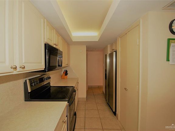 5th image of 708 Padre Blvd #207