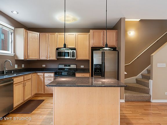 5th image of 2542 W Bloomingdale Ave Unit 1