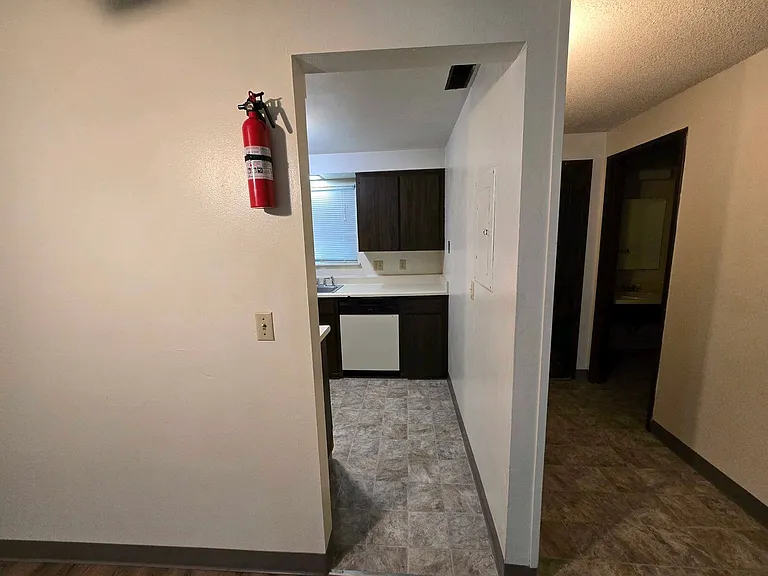 2125-2145 NW Highland Dr — Photo 9