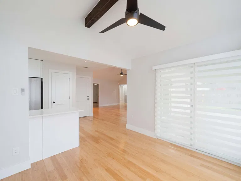 2515 Berkett Dr — Photo 35