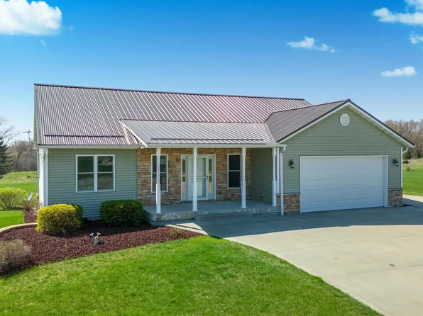 W7379 White Oak Run, Pardeeville, WI 53954