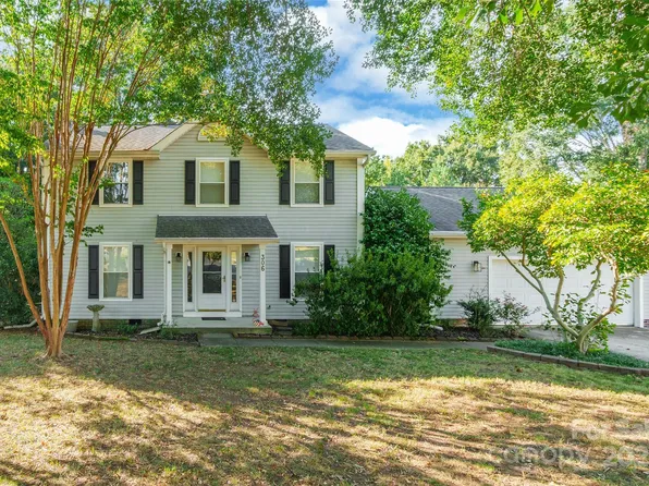 306 Parklake Ct, Pineville, NC 28134