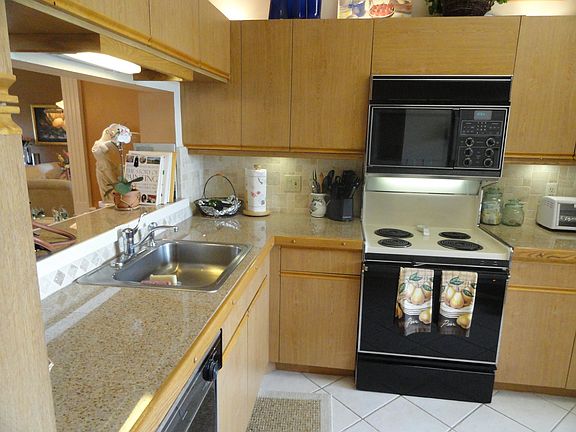 5th image of 4708 Lucerne Lakes Boulevard E #201