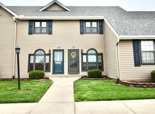 127 Stonebridge Ln, Smithville, MO 64089
