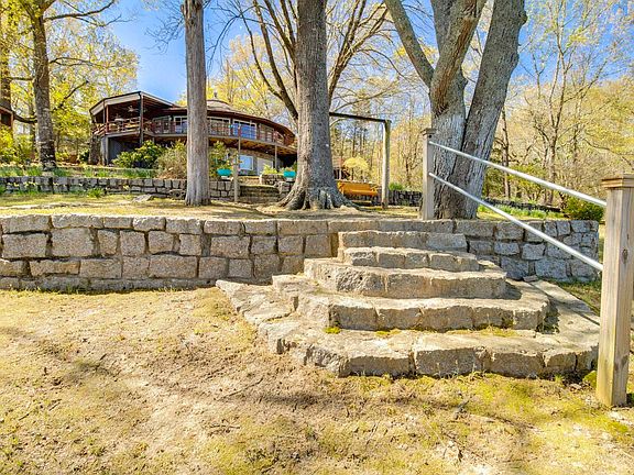 3rd image of 1658 Ginkgo Trl