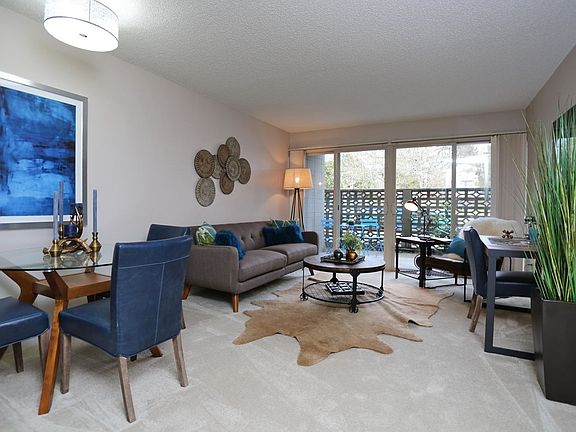 3rd image of 3031 NE 137th St APT 202
