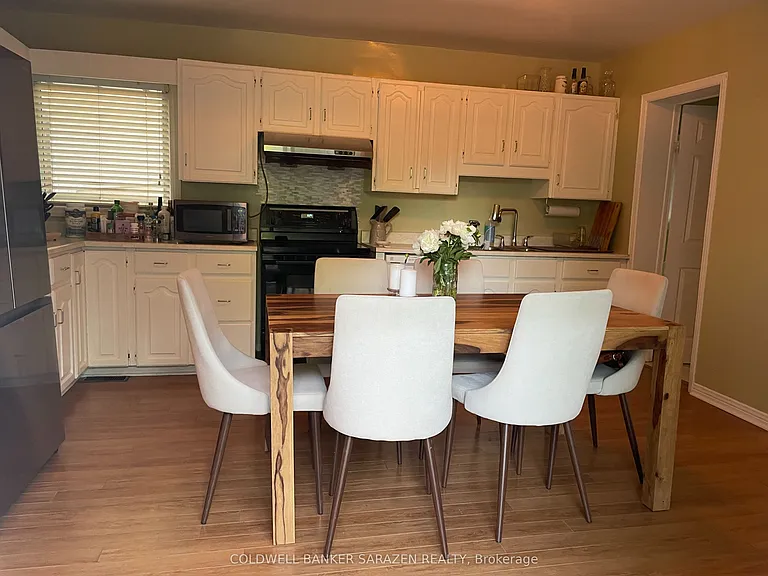 448 Green Ave — Photo 9