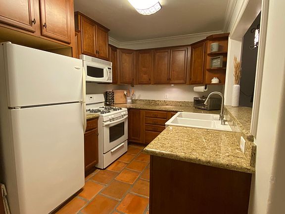 5th image of 4479 Marlborough Ave