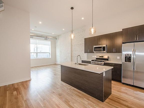 3rd image of 1625 N Milwaukee Ave #2N
