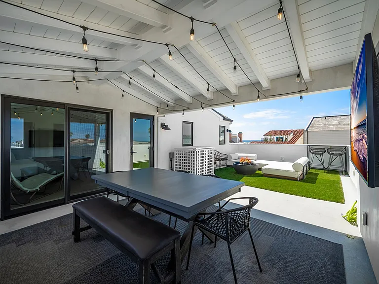 3940 Seashore Dr — Photo 44