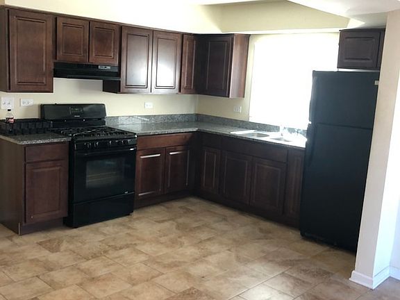 4th image of 2728 S 60th Ct
