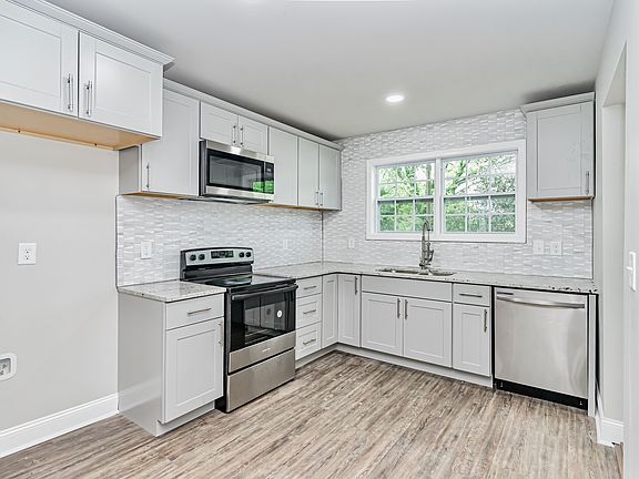 2nd image of 115 Sterling St