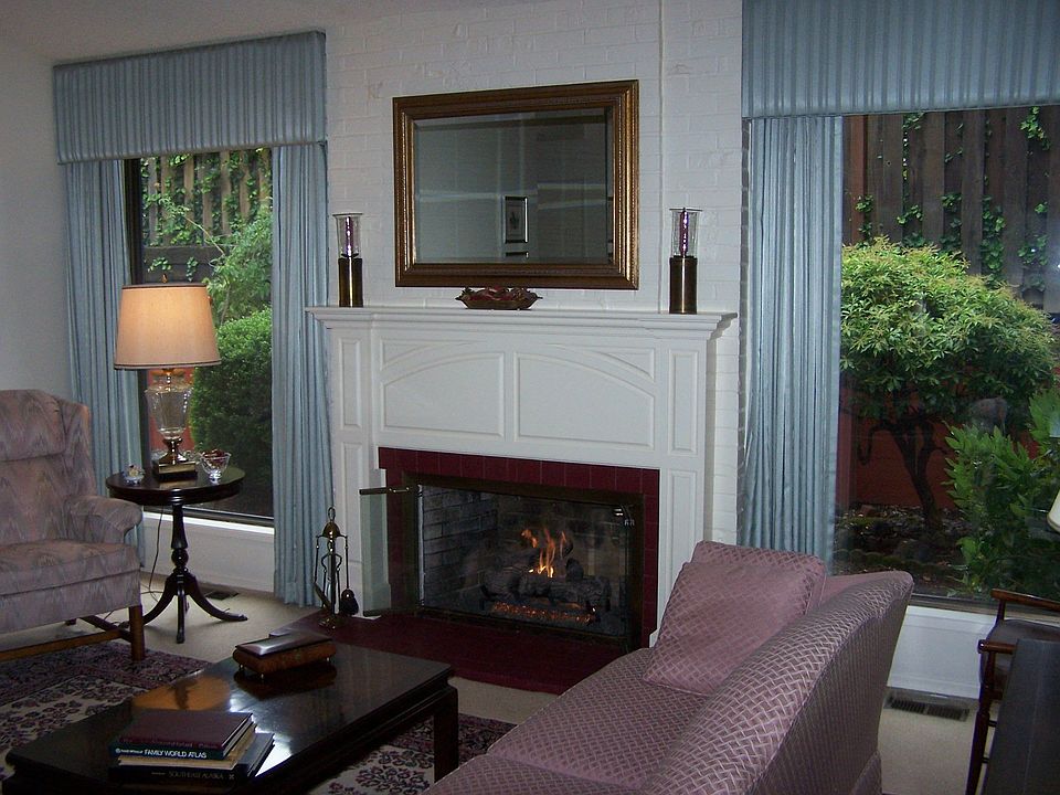 LIVING ROOM GAS FIREPLACE