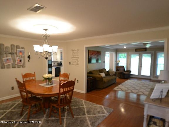5th image of 7057 Dunn Ln E