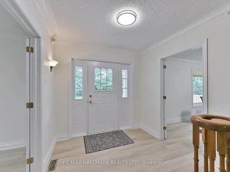 13918 Leslie St E — Photo 4