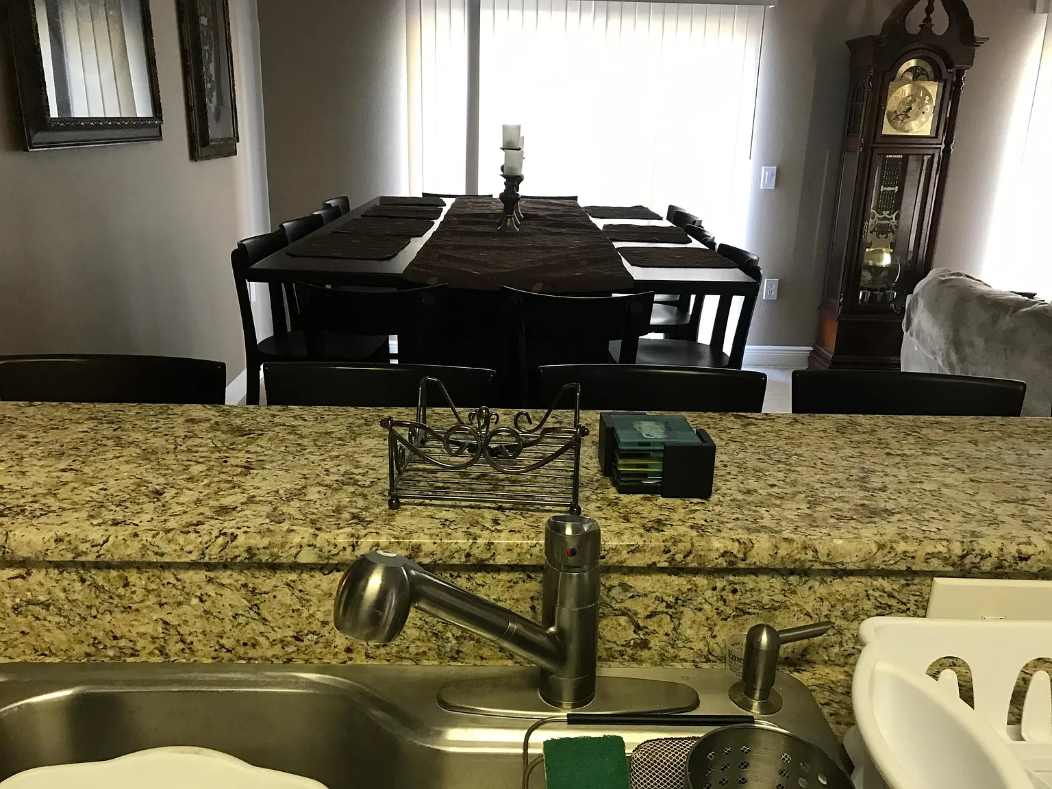 3 bed, 2.5 bath, 1665 sqft, $2,200 — Photo 2