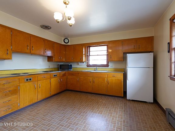 3rd image of 245 S Orchard Ave