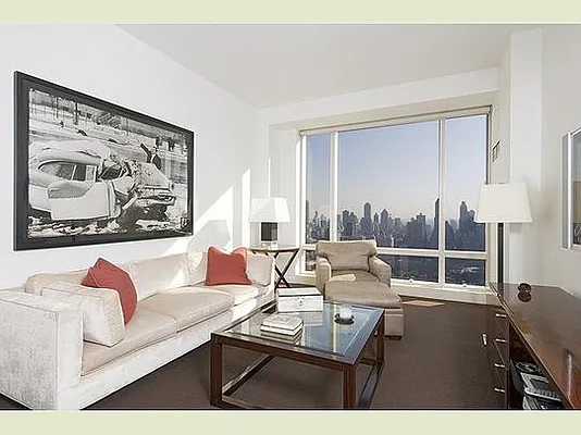 Rented by La Seven Inc. | media 12