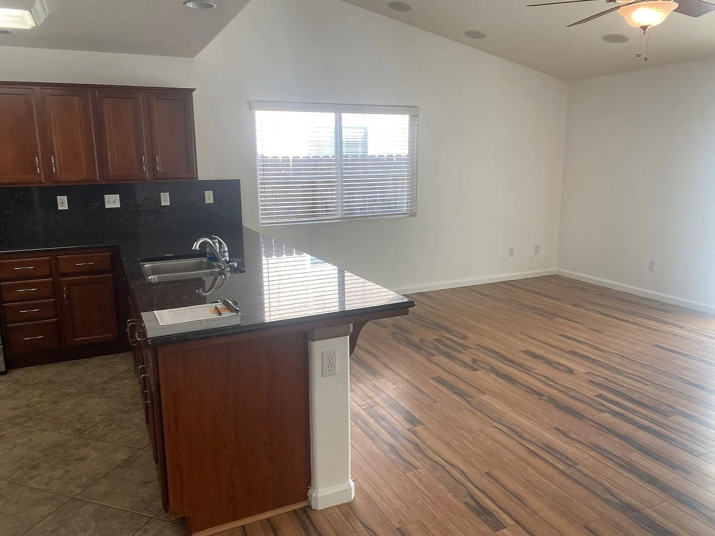 3 Bedroom 2 Bathroom in SE Visalia!! — Photo 3