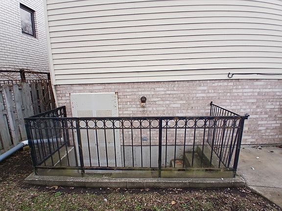 3rd image of 6704 W Forest Preserve Dr