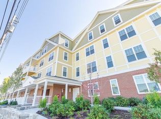 50 Eliot St #203, Canton, MA 02021