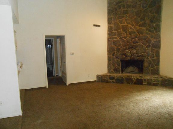 2nd image of 1804 Twisted Oak Dr