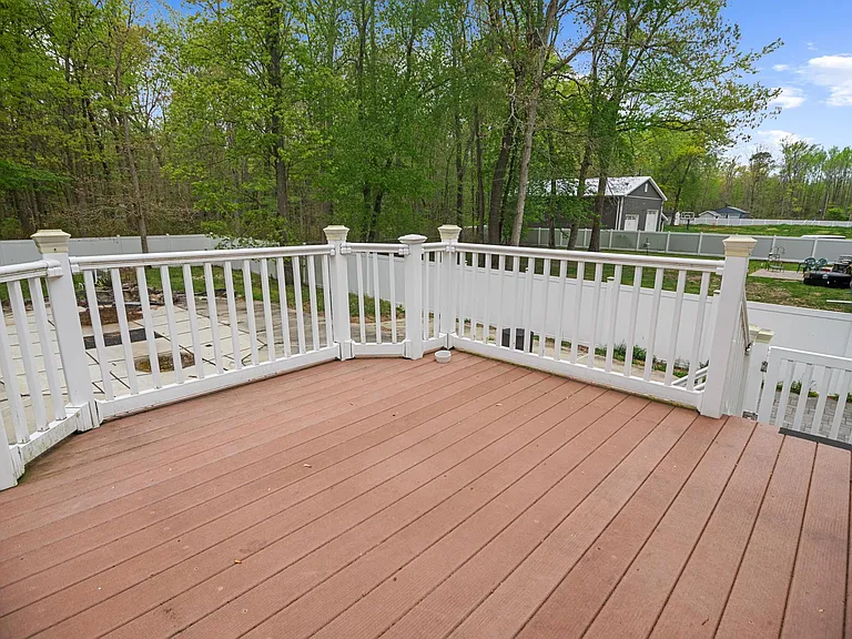 46 Walter Dr — Photo 20