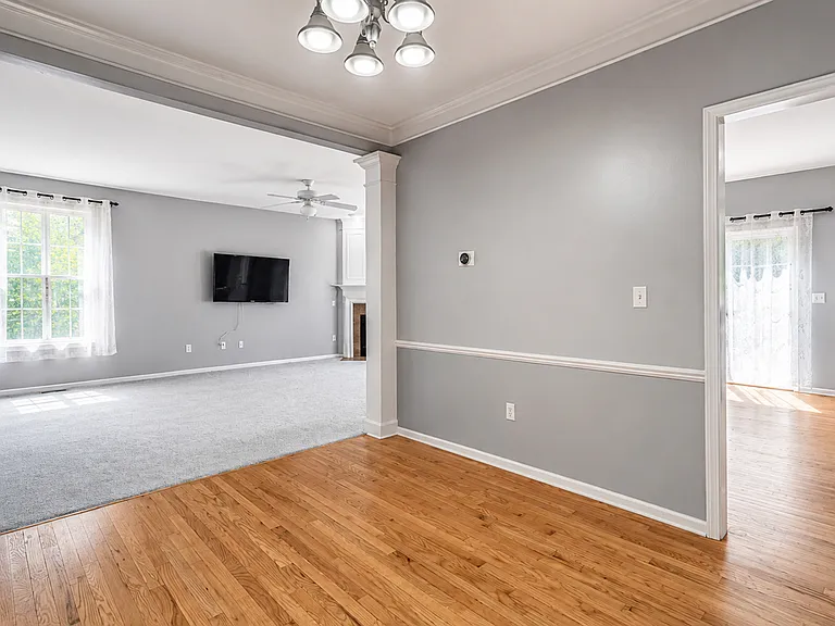 45149 Bartlett Dr — Photo 33
