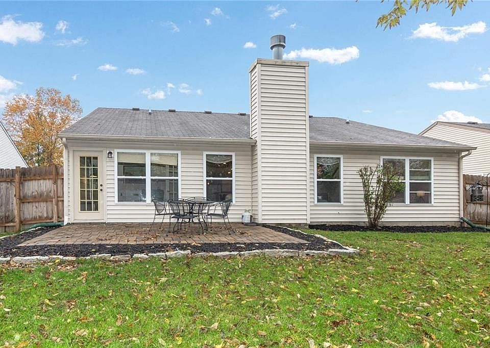 2nd image of 11788 Shady Meadow Pl