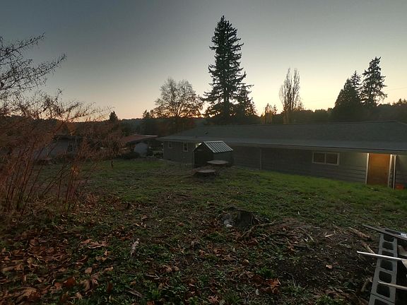 Spacious yard with views of Norway Hill