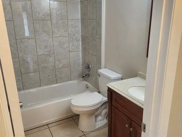 1004 Jacks St #1006 — Photo 7